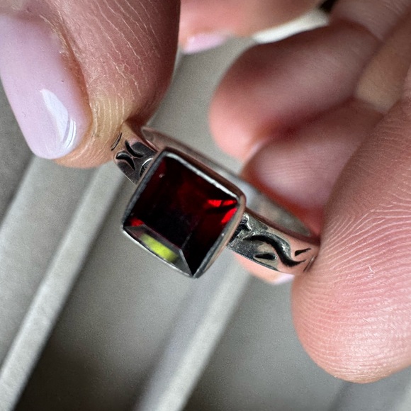Sterling Silver Ring with Garnet Gemstone